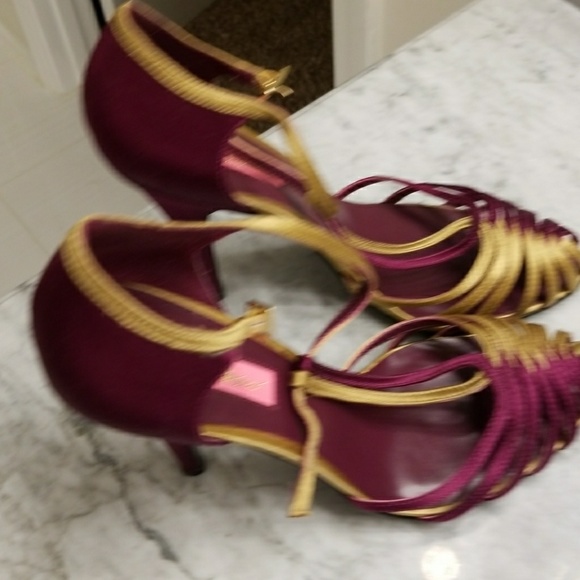 Shoes - Picture 4 of 4